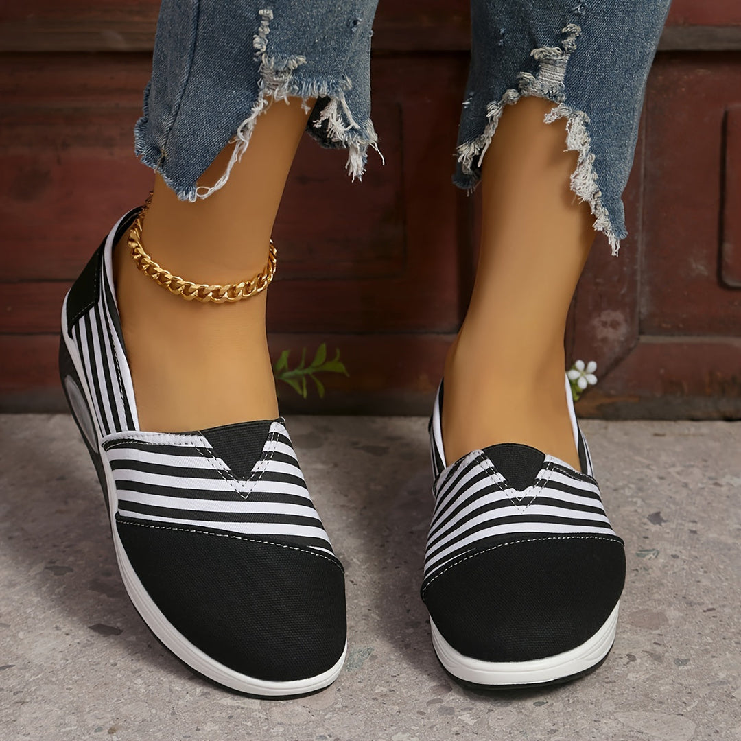 WOMEN'S SNEAKERS