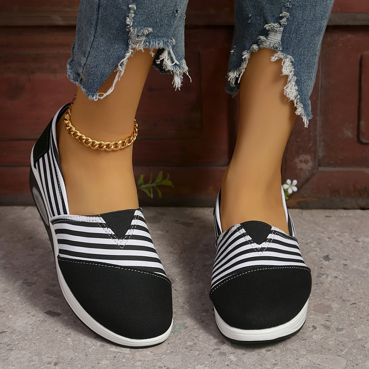 WOMEN'S SNEAKERS