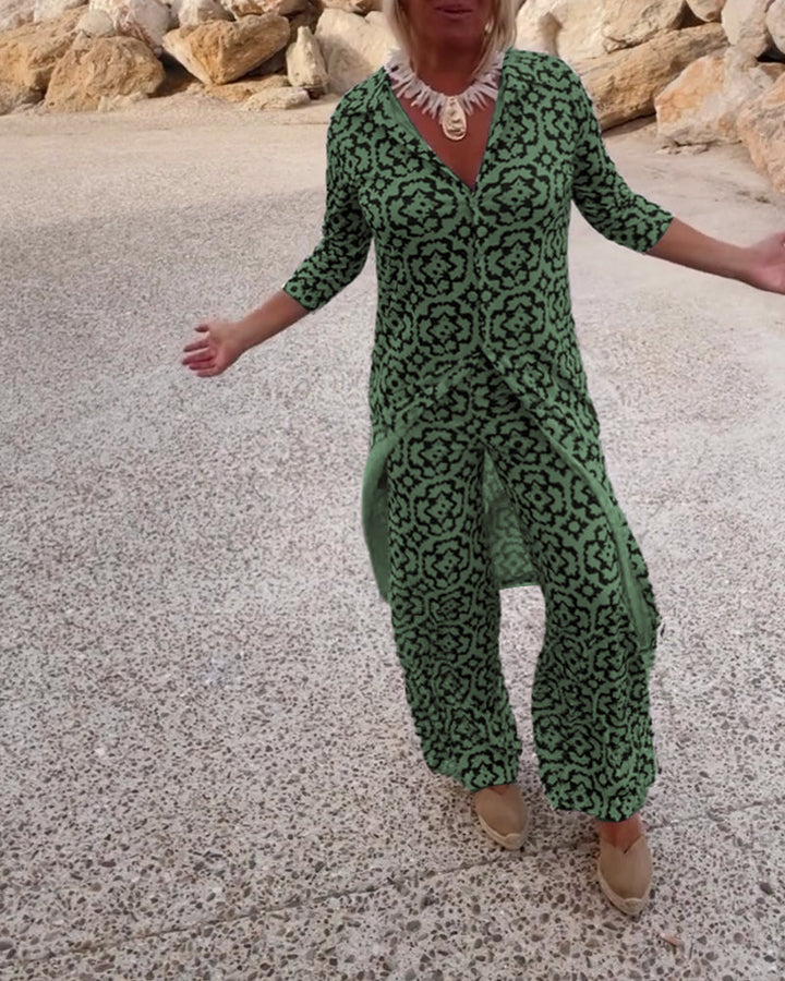Printed Vintage Set with Collar and Button