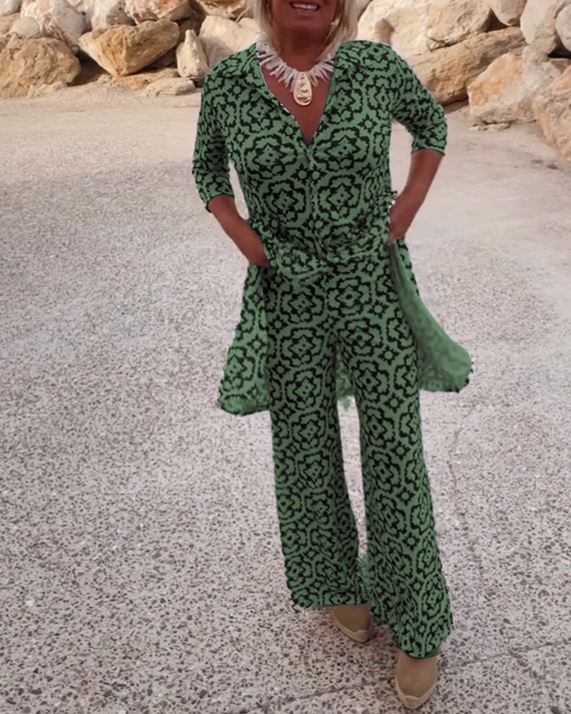Printed Vintage Set with Collar and Button