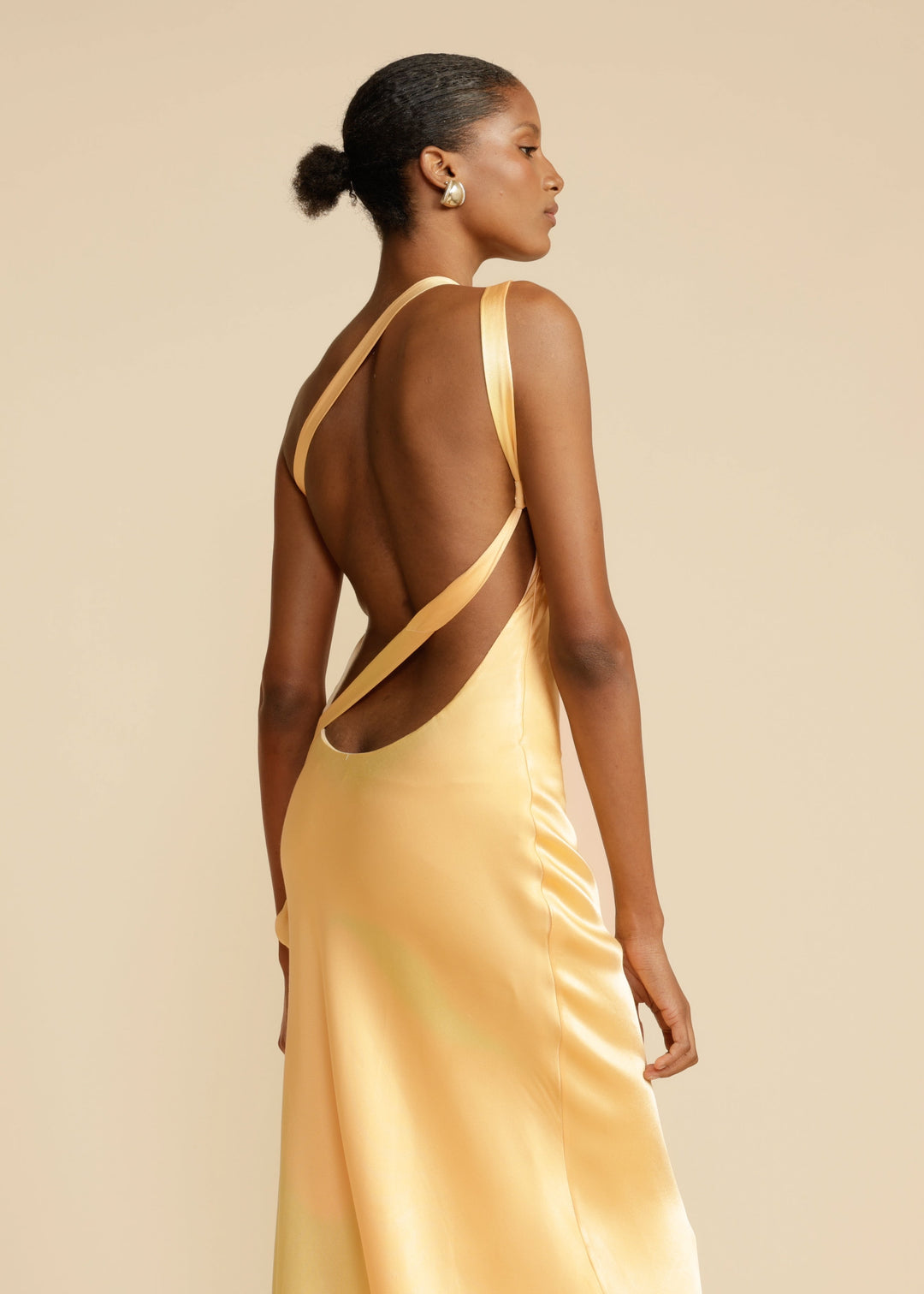Inés - Elegant Golden Dress