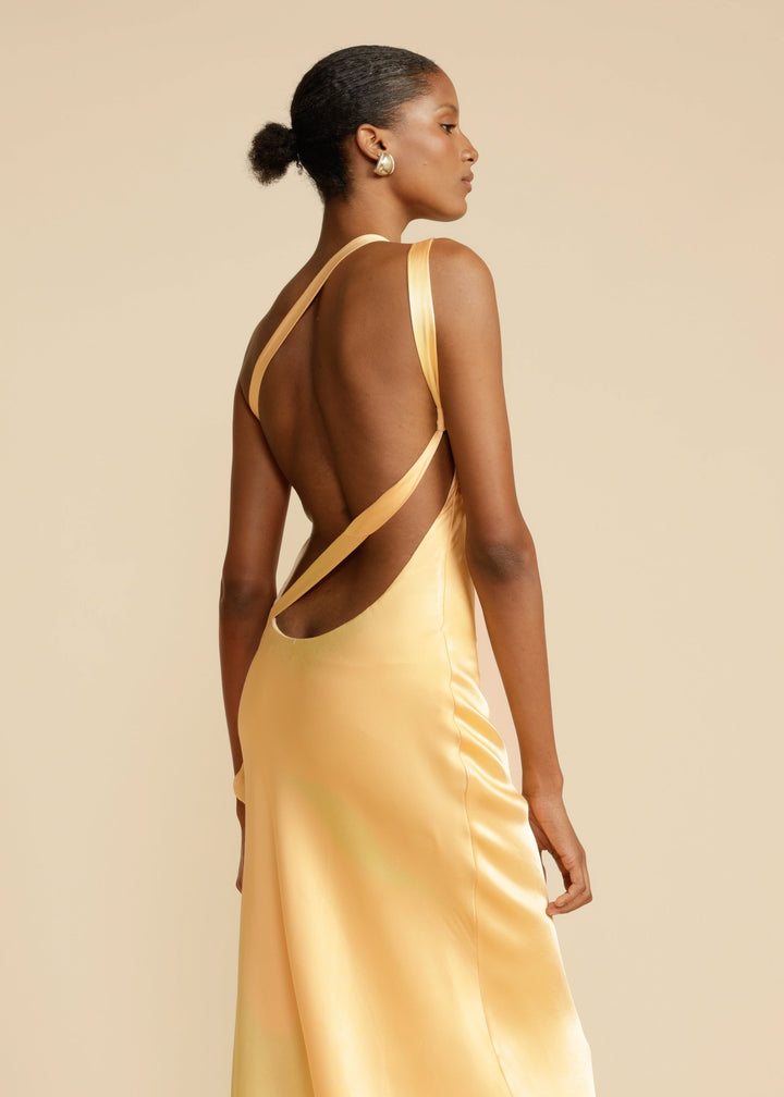 Inés - Elegant Golden Dress