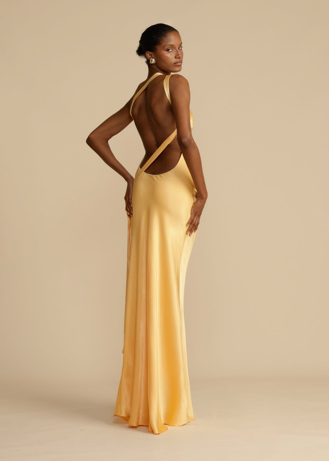 Inés - Elegant Golden Dress