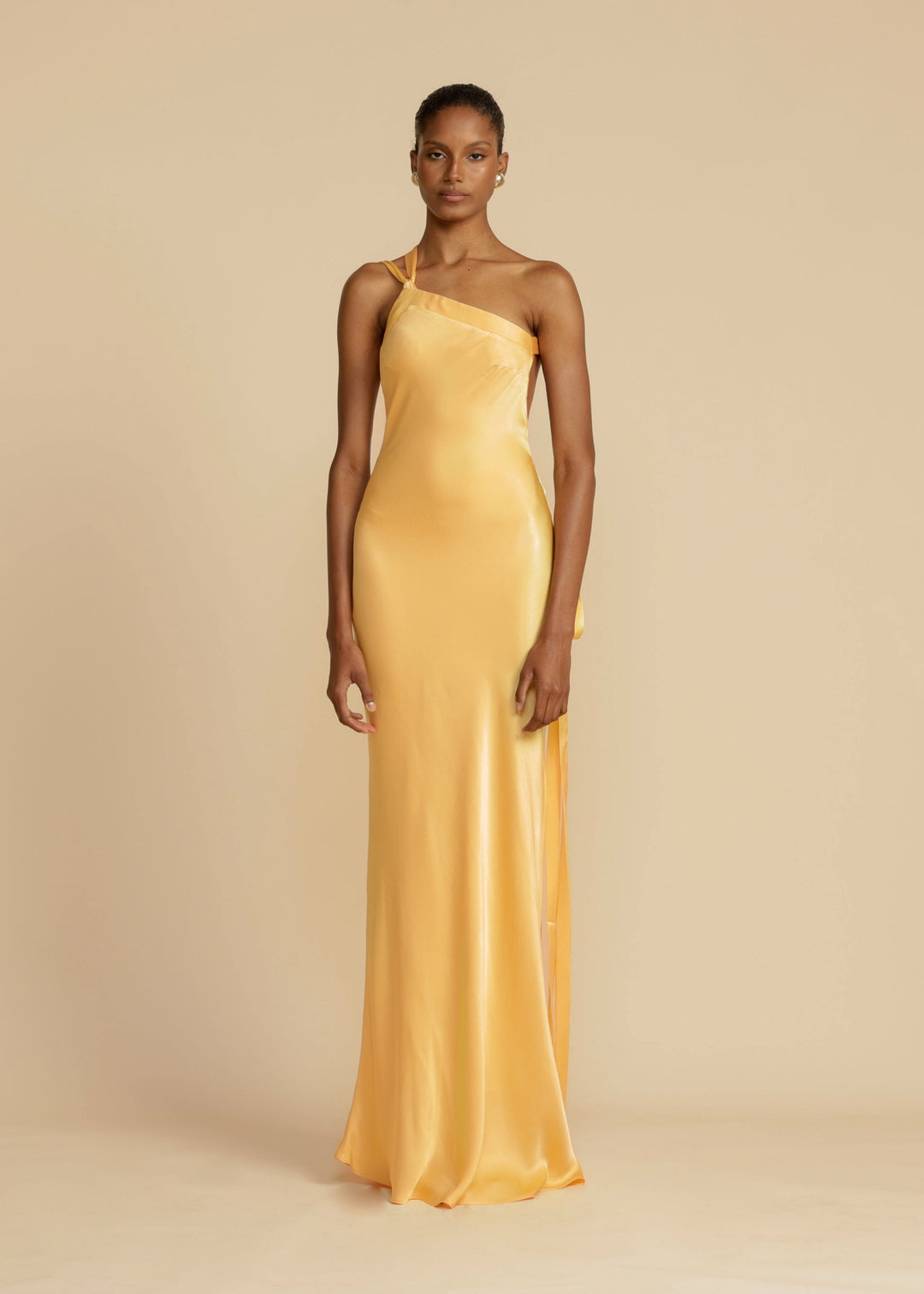 Inés - Elegant Golden Dress