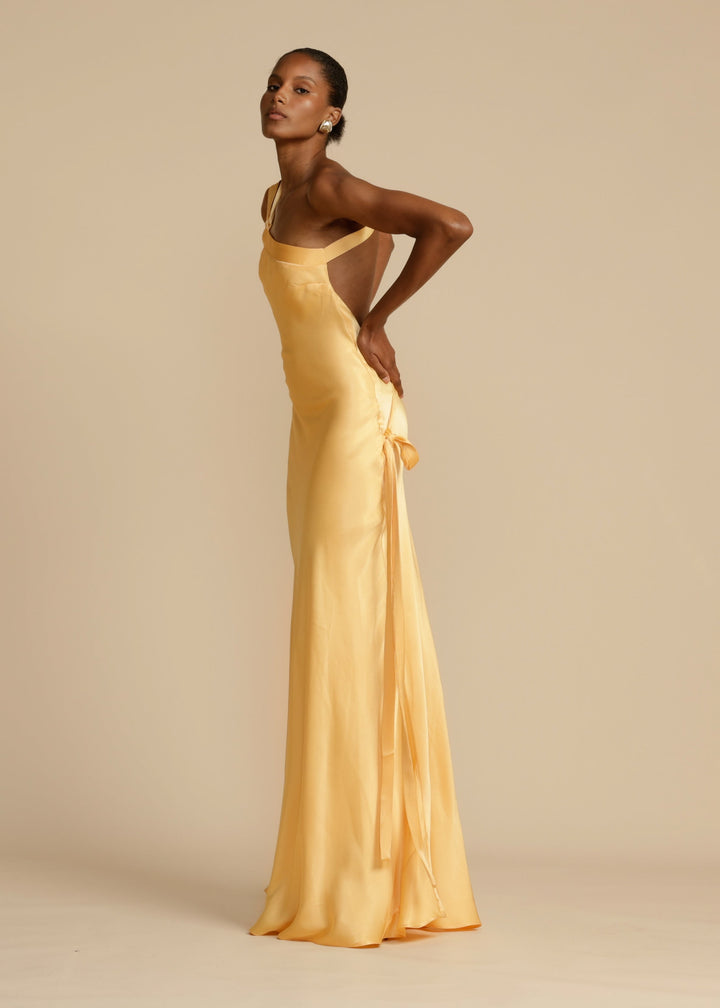 Inés - Elegant Golden Dress