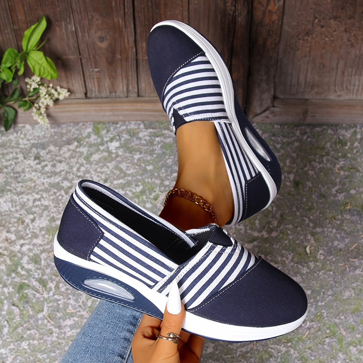 WOMEN'S SNEAKERS