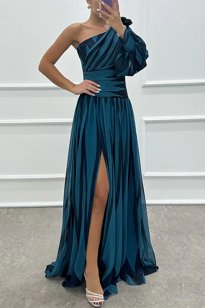 Shiloh - Chic Striped One-Shoulder Maxi Dress