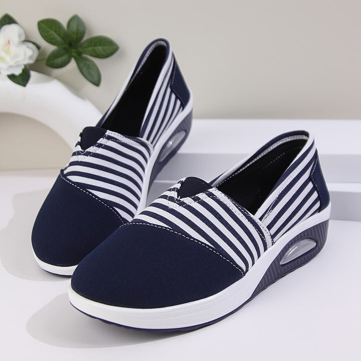 WOMEN'S SNEAKERS