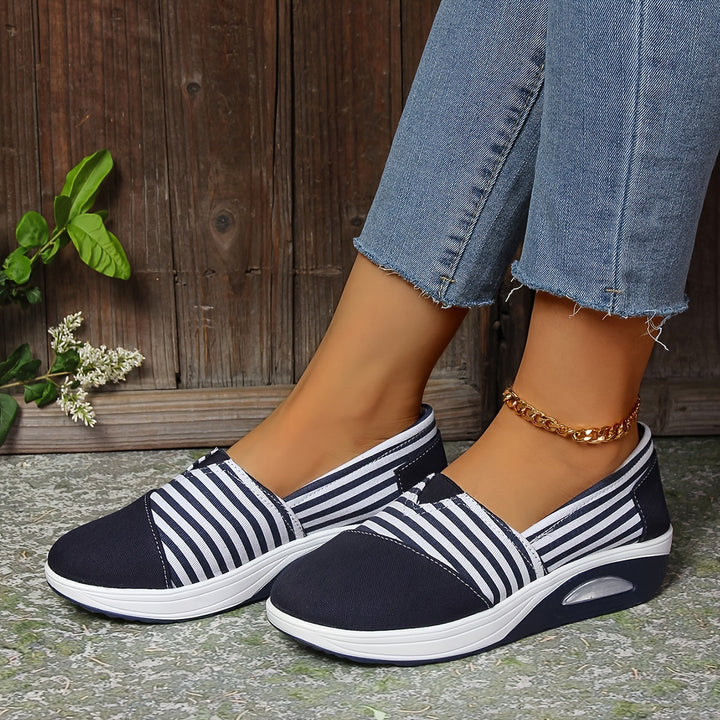 WOMEN'S SNEAKERS