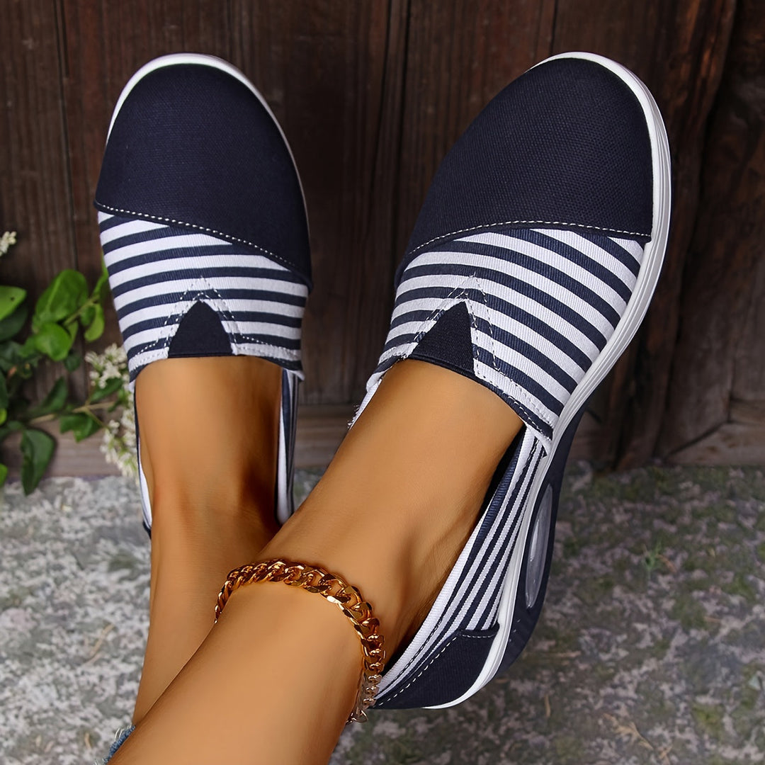 WOMEN'S SNEAKERS