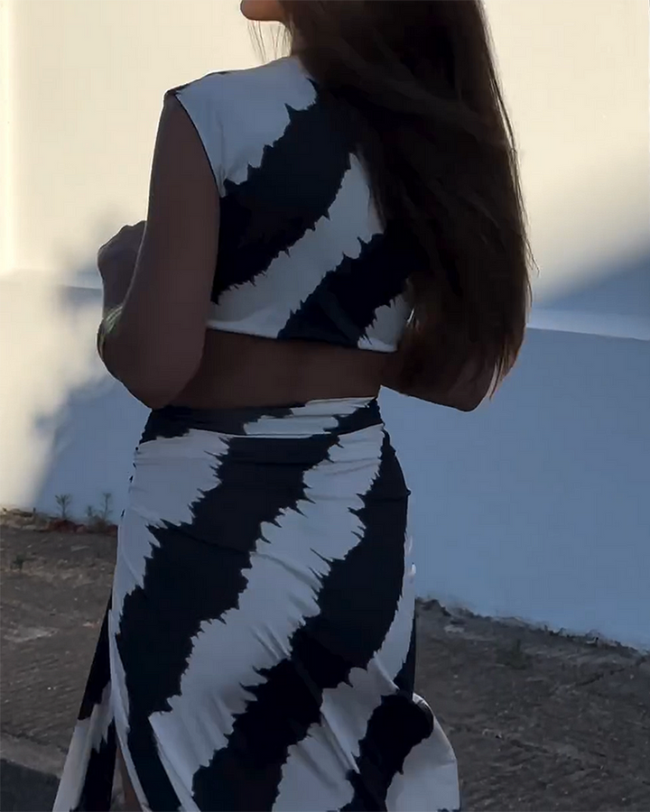 Lyxa Melbourne | Noemi Backless Printed Maxi Dress