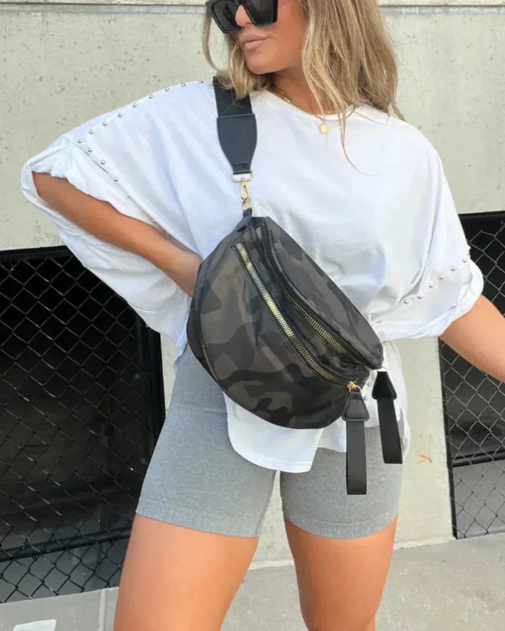 BELLA - OVERSIZED T-SHIRT WITH PINS