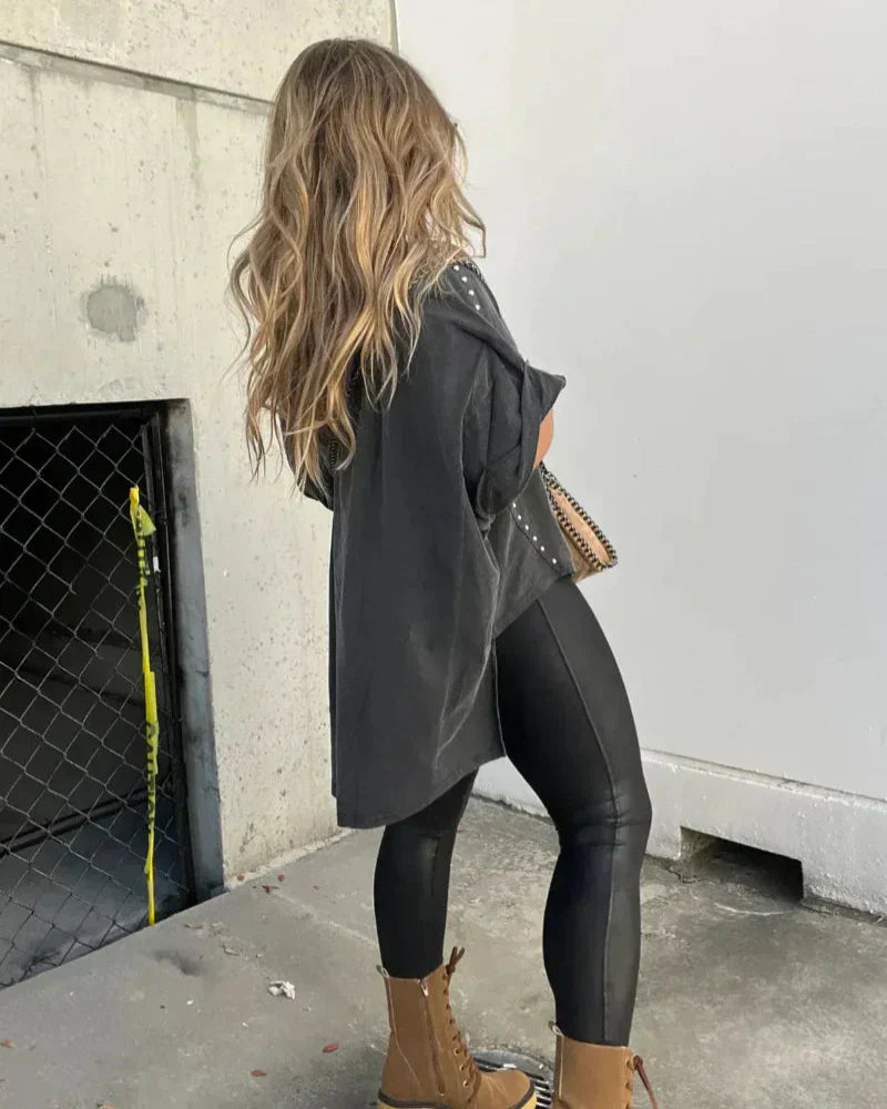BELLA - OVERSIZED T-SHIRT WITH PINS